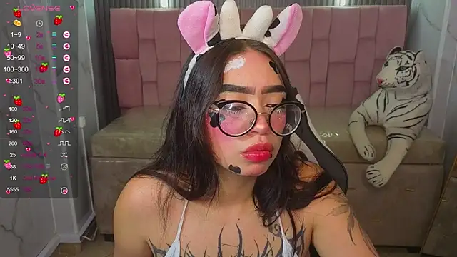 Snapshot of Anni_acker_b chatting on 11.25.25 Anni acker b online show from 11.25.25