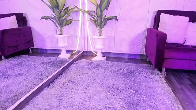 MelanieHillss online show from 12.03.25