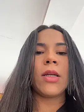 Snapshot of Naatalia chatting on 03.20.25 Naatalia online show from 03.20.25