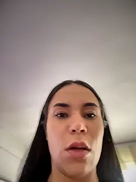 Snapshot of Naatalia chatting on 12.19.25 Naatalia online show from 12.19.25