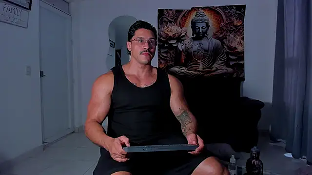 Valentino Dosantos  online show from 11.04.25