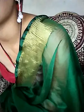 Snapshot of bbw-rupaa chatting on 02.15.25 bbw-rupaa online show from 02.15.25