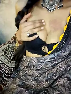 Snapshot of bbw-rupaa chatting on 02.18.25 bbw-rupaa online show from 02.18.25