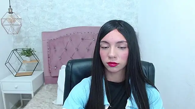 Snapshot of camilah_tk chatting on 02.15.25 camilah tk online show from 02.15.25