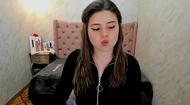 Snapshot of Lianngrace chatting on 02.22.25 Lianngrace online show from 02.22.25