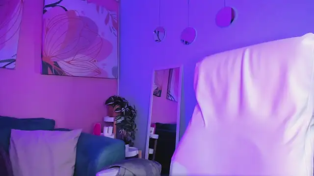 Bella walker  online show from 09.15.25