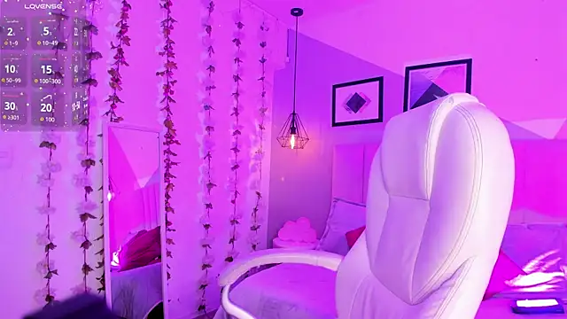 Bella walker  online show from 11.14.25