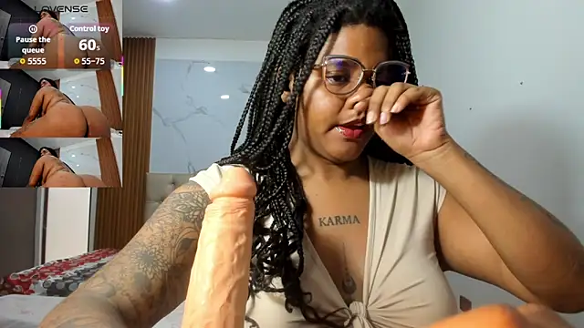 Snapshot of ZahraRose chatting on 06.30.26 ZahraRose online show from 06.30.26