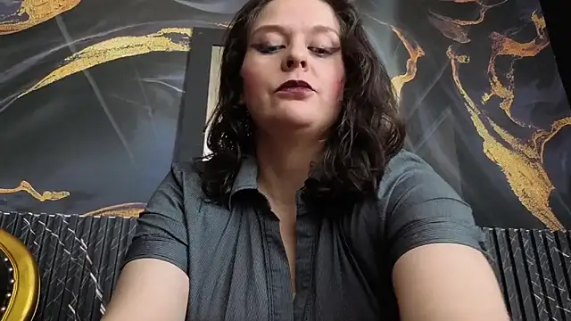 Snapshot of AmandaKovich chatting on 10.16.25 AmandaKovich online show from 10.16.25