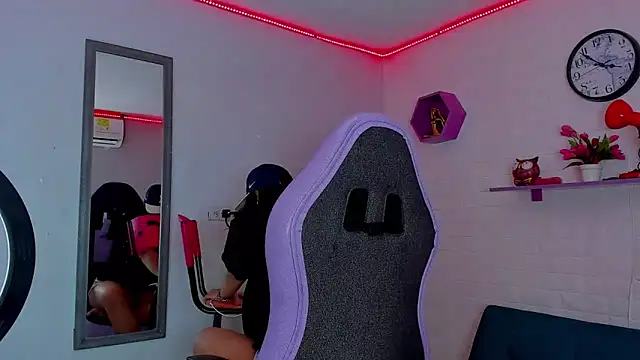 melany rouse18 online show from 10.01.25