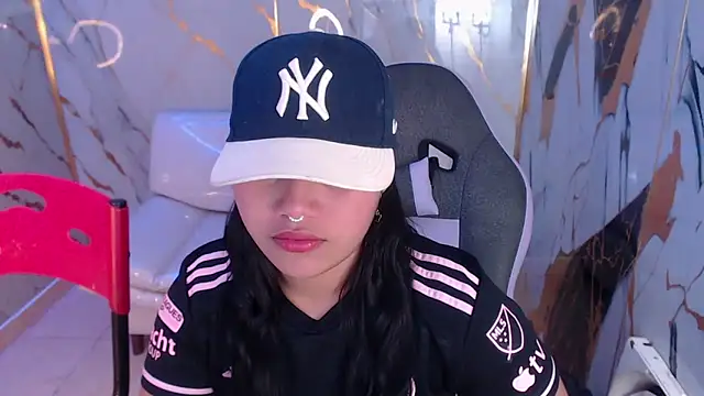 melany rouse18 online show from 10.05.25