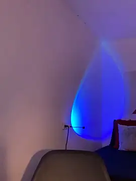 Dahiana Giil online show from 10.24.25