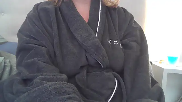 Snapshot of sizha6 chatting on 09.30.25 sizha6 online show from 09.30.25