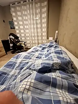 Snapshot of DerechteJunge chatting on 02.16.25 DerechteJunge online show from 02.16.25