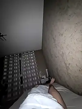 Snapshot of DerechteJunge chatting on 02.24.25 DerechteJunge online show from 02.24.25