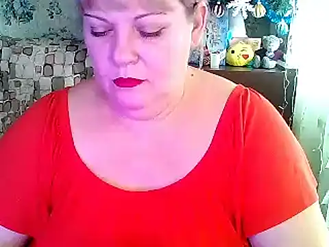 Snapshot of FlowerButterf chatting on 01.07.25 FlowerButterf online show from 01.07.25