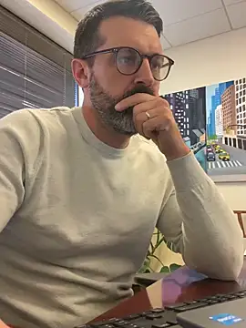 Snapshot of plaintreebull chatting on 03.17.26 plaintreebull online show from 03.17.26