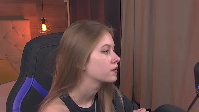 EveMundie online show from 02.22.25