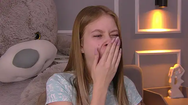 EveMundie online show from 03.04.25