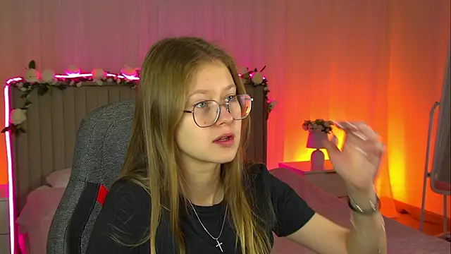 EveMundie online show from 10.15.25