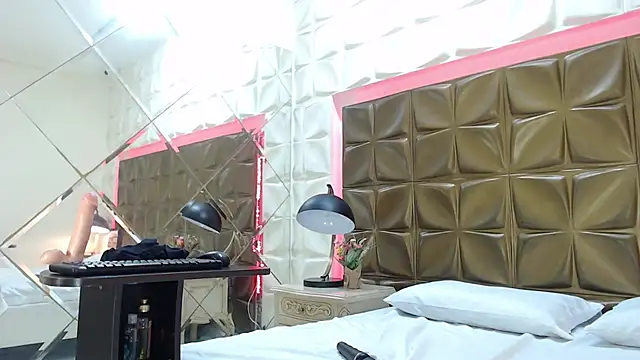 Snapshot of AnahisBennett chatting on 03.17.25 AnahisBennett online show from 03.17.25