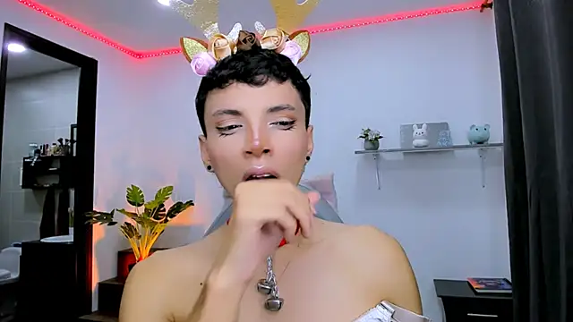 Snapshot of nilam_valker chatting on 10.04.25 nilam valker online show from 10.04.25