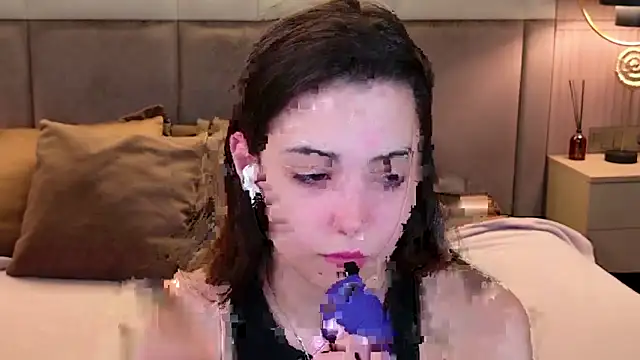 Snapshot of Alice_Deleon chatting on 09.20.25 Alice Deleon online show from 09.20.25