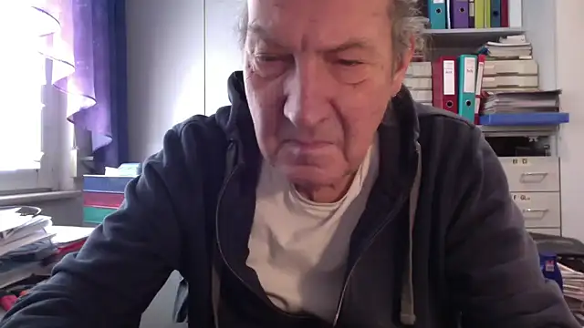 HMStraps01 online show from 03.04.25