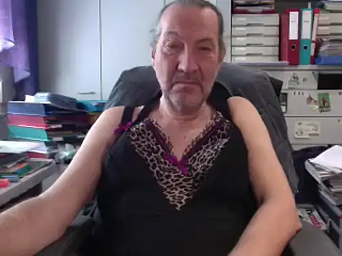 HMStraps01 online show from 03.16.25