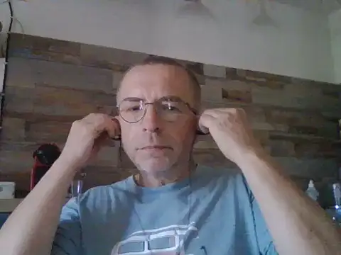 Snapshot of Xavspank2 chatting on 05.26.26 Xavspank2 online show from 05.26.26