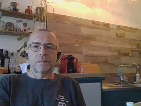 Snapshot of Xavspank2 chatting on 06.09.26 Xavspank2 online show from 06.09.26