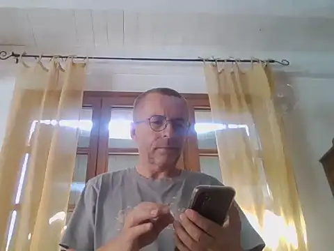 Snapshot of Xavspank2 chatting on 06.17.26 Xavspank2 online show from 06.17.26