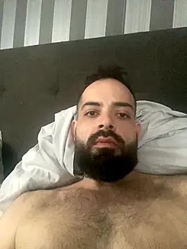 Snapshot of guccititi chatting on 10.20.25 guccititi online show from 10.20.25