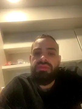 Snapshot of guccititi chatting on 10.26.25 guccititi online show from 10.26.25