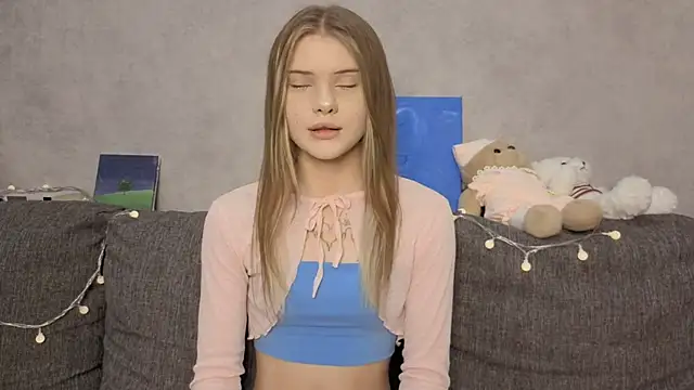 CarolinePepper online show from 06.12.26