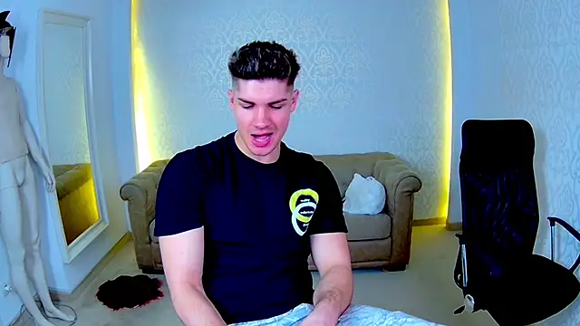 MaxKaiden online show from 02.13.26