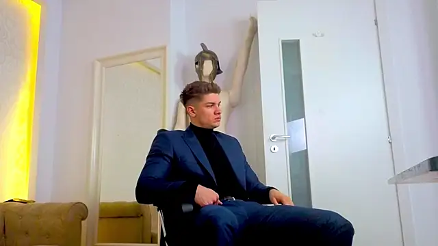 MaxKaiden online show from 04.19.26