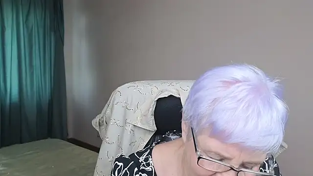 Sandra Snowflake online show from 03.15.25