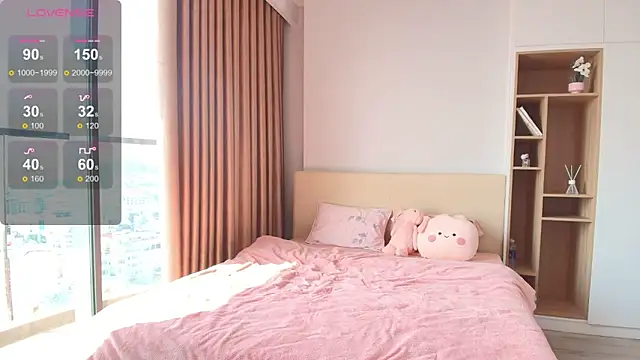 minamoons online show from 04.07.26