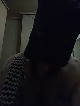 Snapshot of serpensy chatting on 09.29.25 serpensy online show from 09.29.25