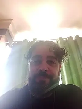 Snapshot of serpensy chatting on 10.02.25 serpensy online show from 10.02.25