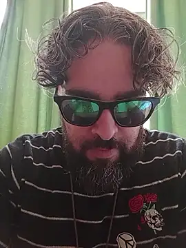 Snapshot of serpensy chatting on 10.05.25 serpensy online show from 10.05.25