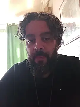 Snapshot of serpensy chatting on 10.18.25 serpensy online show from 10.18.25