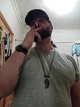 Snapshot of serpensy chatting on 10.28.25 serpensy online show from 10.28.25