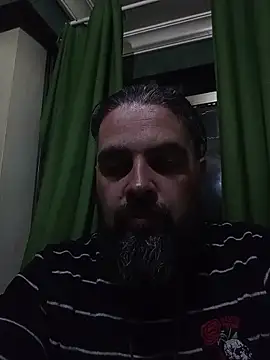 Snapshot of serpensy chatting on 11.05.25 serpensy online show from 11.05.25