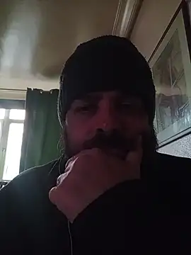 Snapshot of serpensy chatting on 12.02.25 serpensy online show from 12.02.25