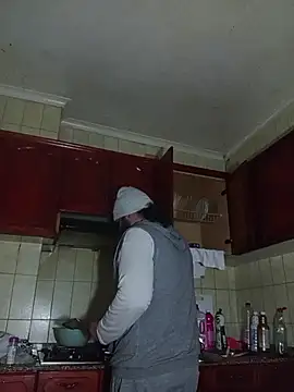 Snapshot of serpensy chatting on 12.15.25 serpensy online show from 12.15.25