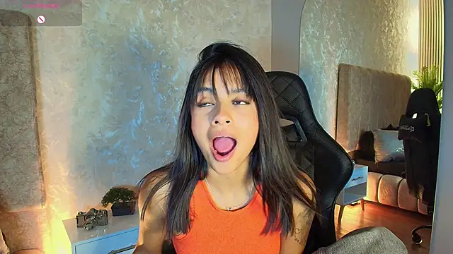 Snapshot of katia_foxxx_ chatting on 06.26.26 katia foxxx online show from 06.26.26