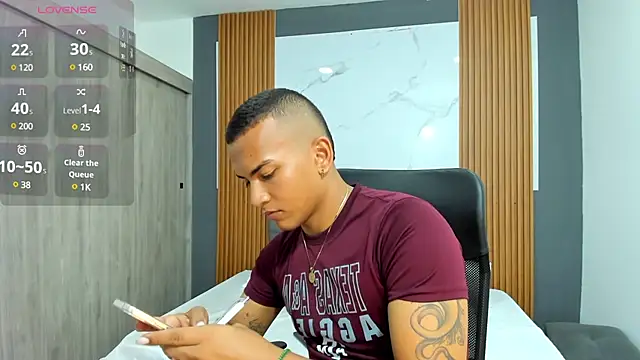 Rafa2004Cruz online show from 02.18.25