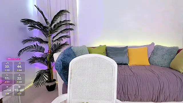 Snapshot of angel_claire chatting on 09.16.25 angel claire online show from 09.16.25